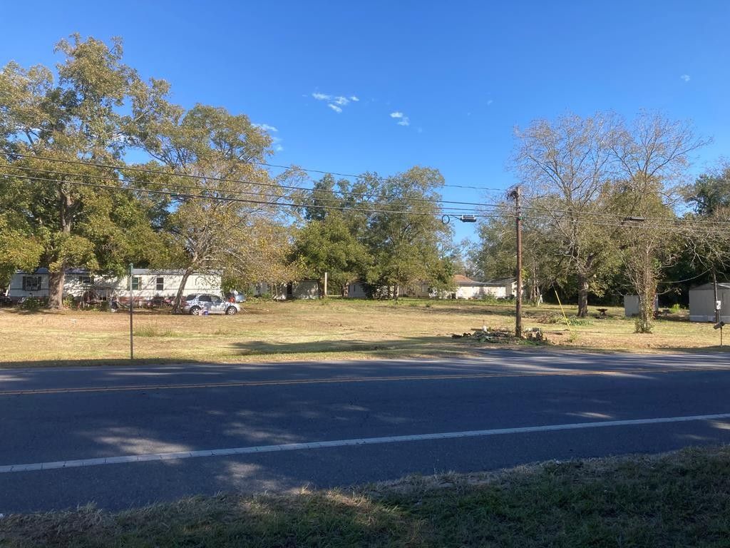 1.5 Acres, 1020 Alabama Street, Broxton, GA 31519 Land and Farm