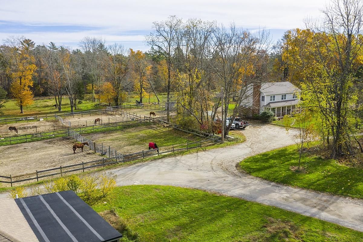 8 Robinson Road, Rochester, MA 02770 Land and Farm
