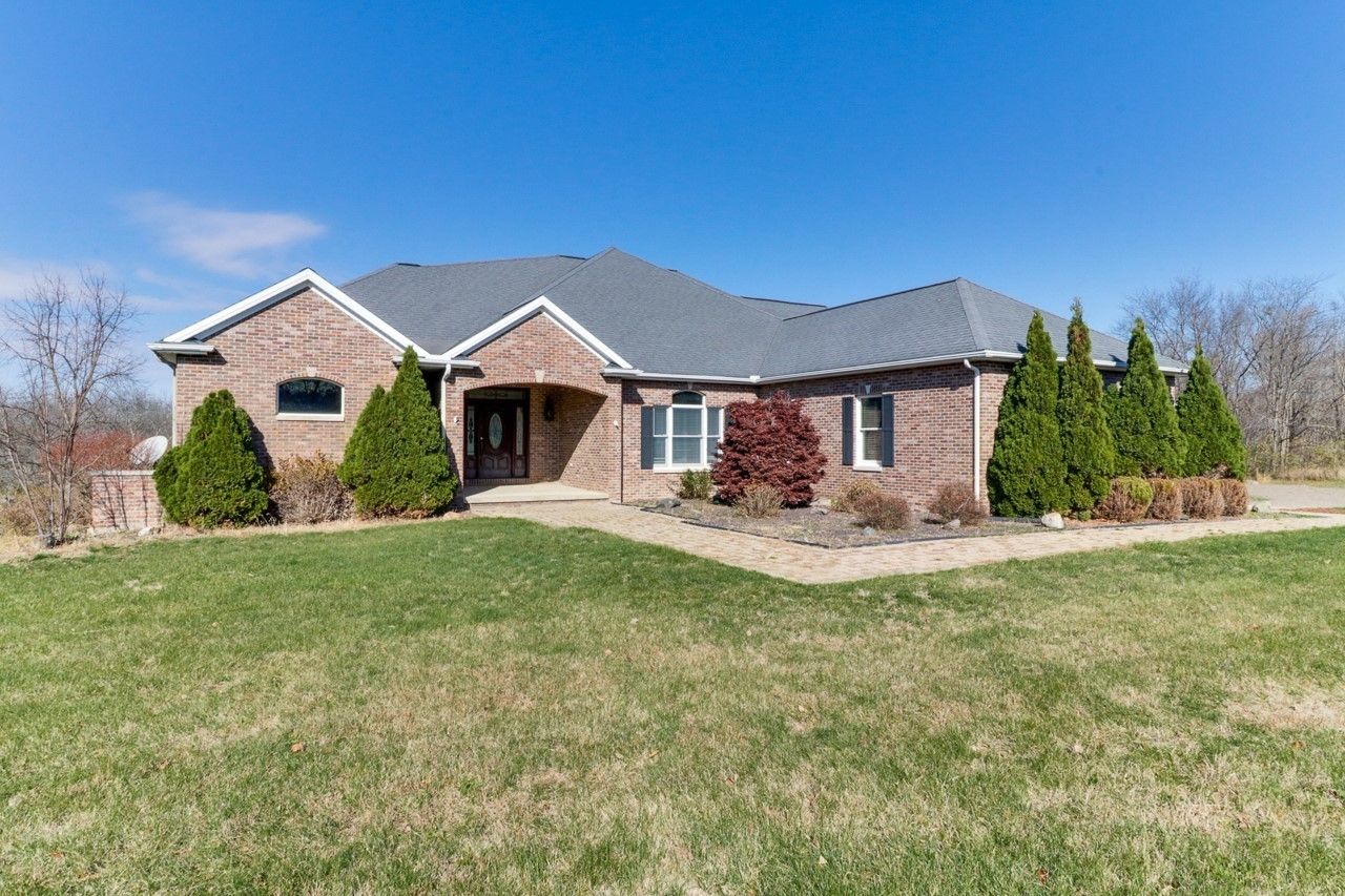 4.98 Acres, 15622 E 300 North Road, Heyworth, IL 61745 Land and Farm