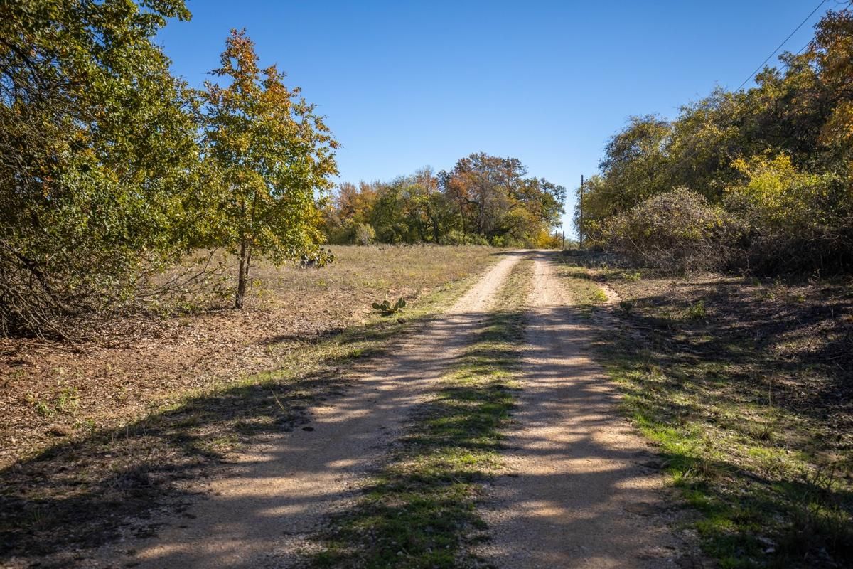 620 Coastal Lane, Luling, TX 78648 Land and Farm