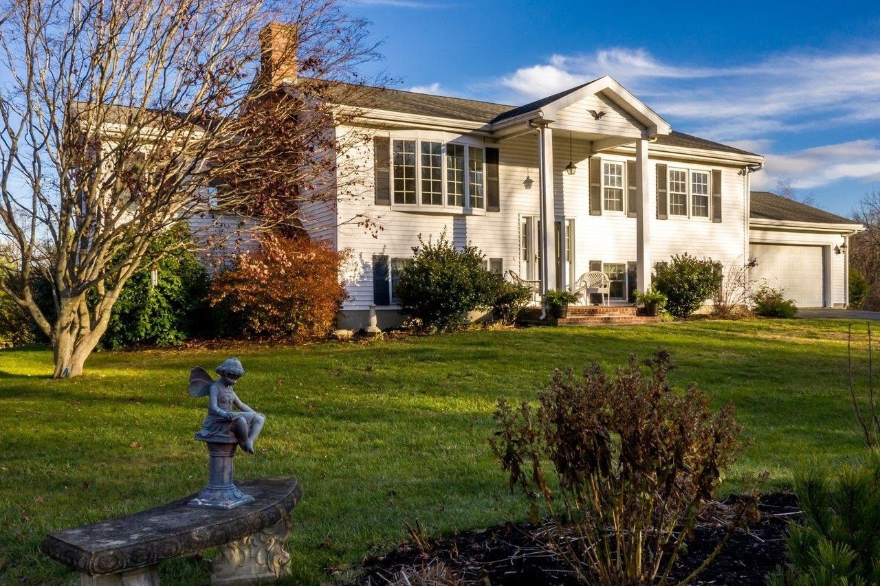 2 Acres, 13 Martha's Court, Hampton Falls, NH 03844 Land and Farm