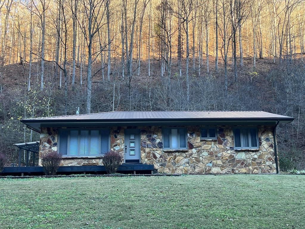 6.2 Acres, 2261 Kingdom Come Creek, Whitesburg, KY 41858 Land and Farm