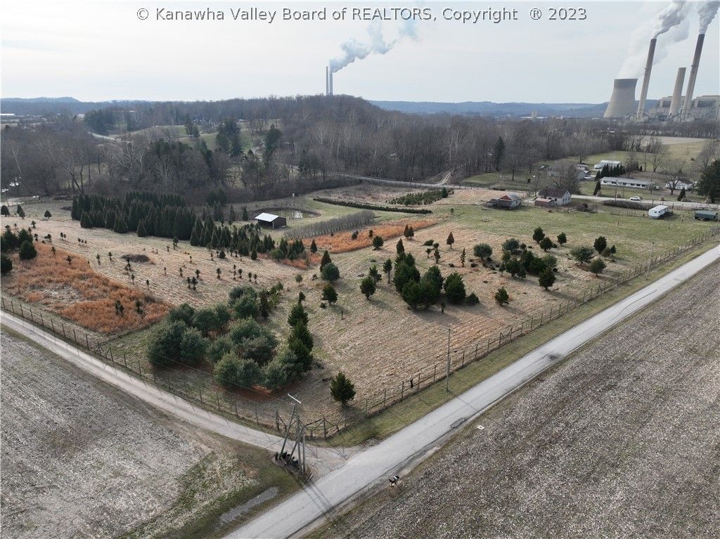 14.35 Acres, 8628 Ohio River Road, Point Pleasant, WV 25550 Land and Farm