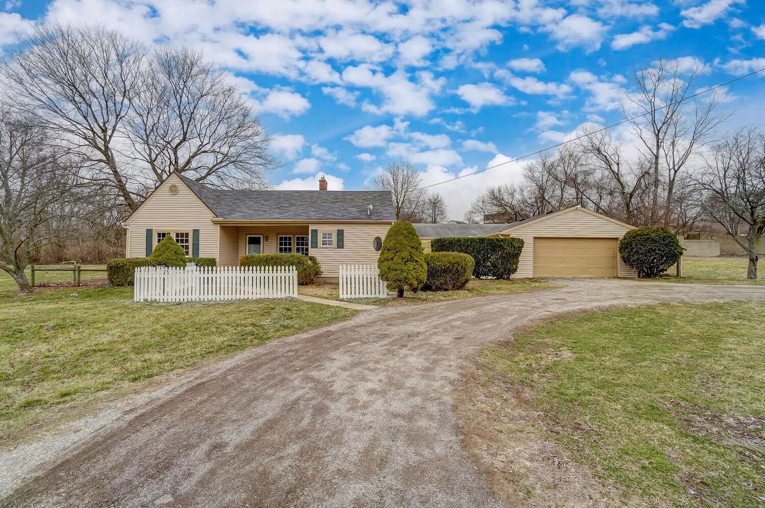 1 Acres, 2131 Hilltop Road, Xenia, OH 45385 Land and Farm