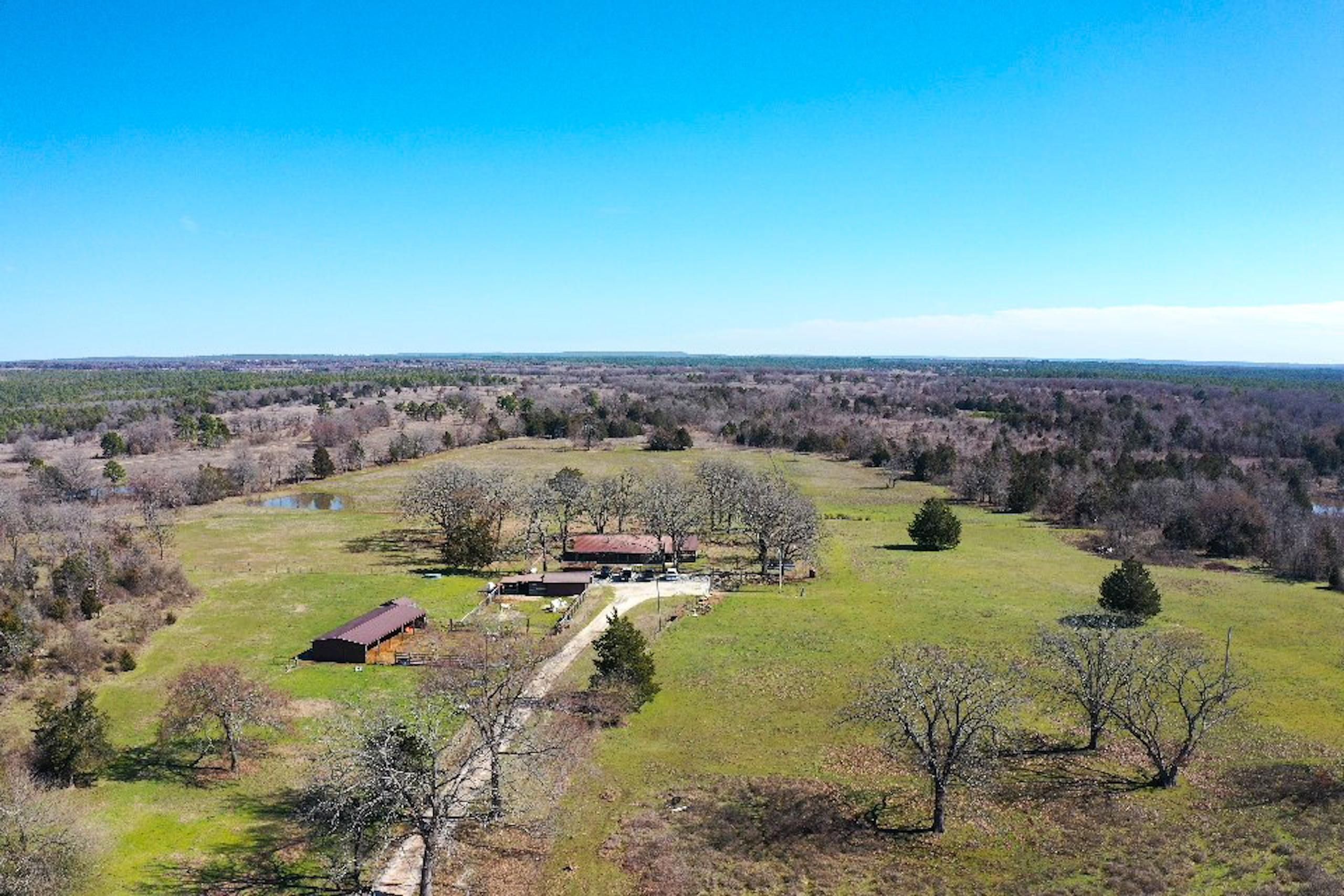 40 Acres, 5854 S. Farris Road, Atoka, OK 74525 Land and Farm