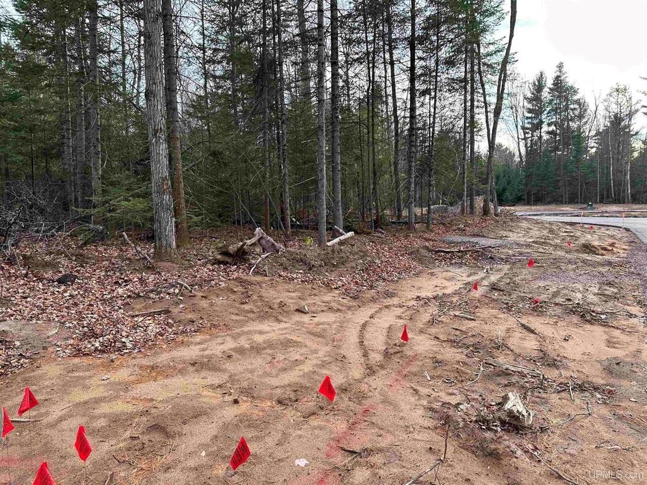 0.98 Acres, Lot 11 Parker LN, Marquette, MI 49855 Land and Farm