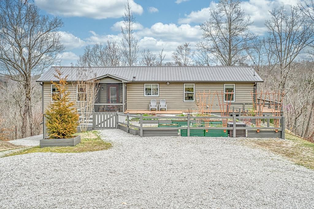 12.7 Acres, 215 Buzzard Ln, Hilham, TN 38568 Land and Farm