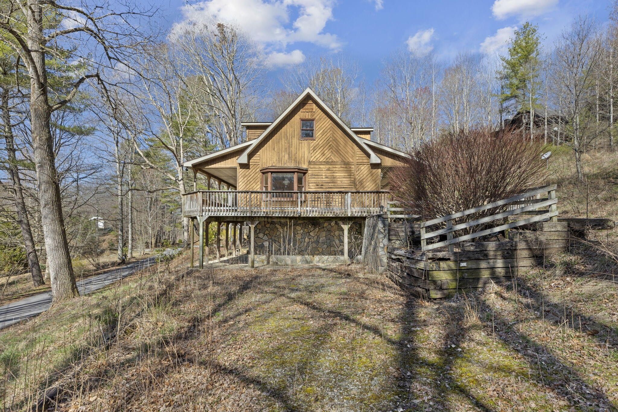 25 Acres, 240 Railroad Grade Road, Roan Mountain, TN 37687 Land and Farm