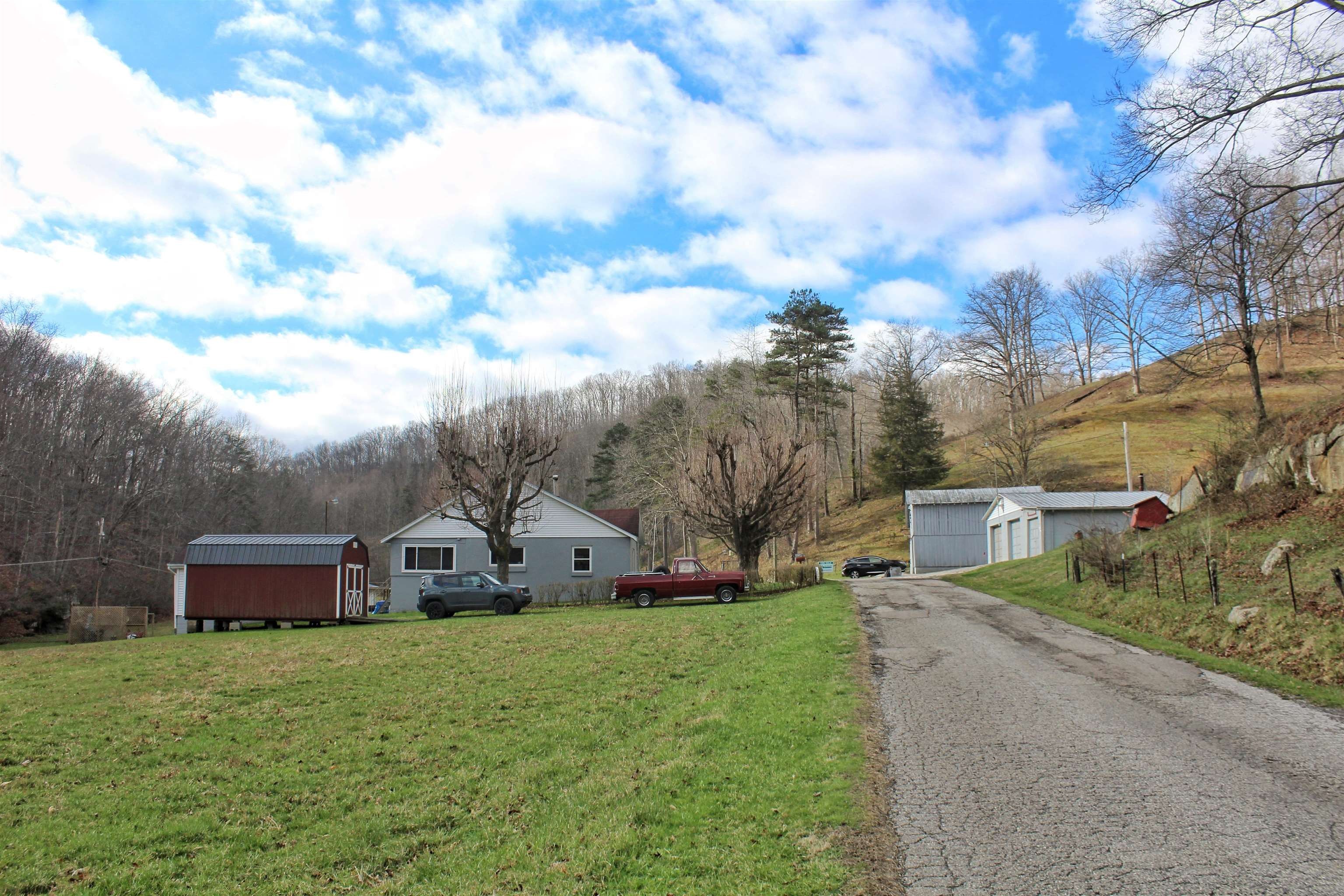 29 Acres, 2811 Two Mile Creek Road, Wayne, WV 25570 Land and Farm