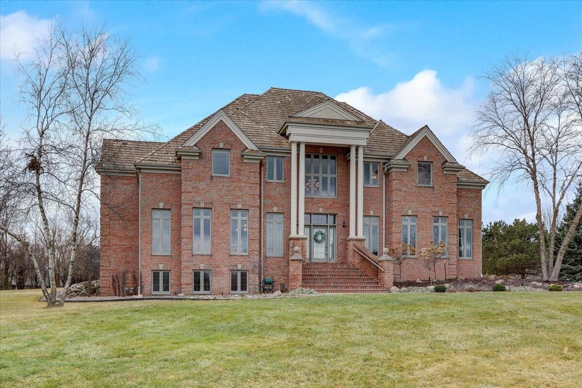 1.7 Acres, W305n2779 Foxwood, Pewaukee, WI 53072 Land and Farm