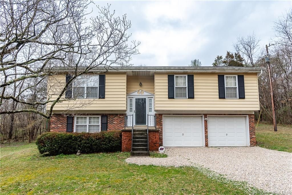 4 Acres, 200 Old State Road 64 NE, New Salisbury, IN 47161 Land and Farm