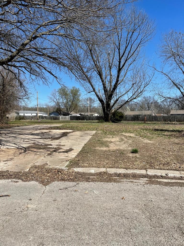 0.42 Acres, 1214 Ward, Parsons, KS 67357 Land and Farm