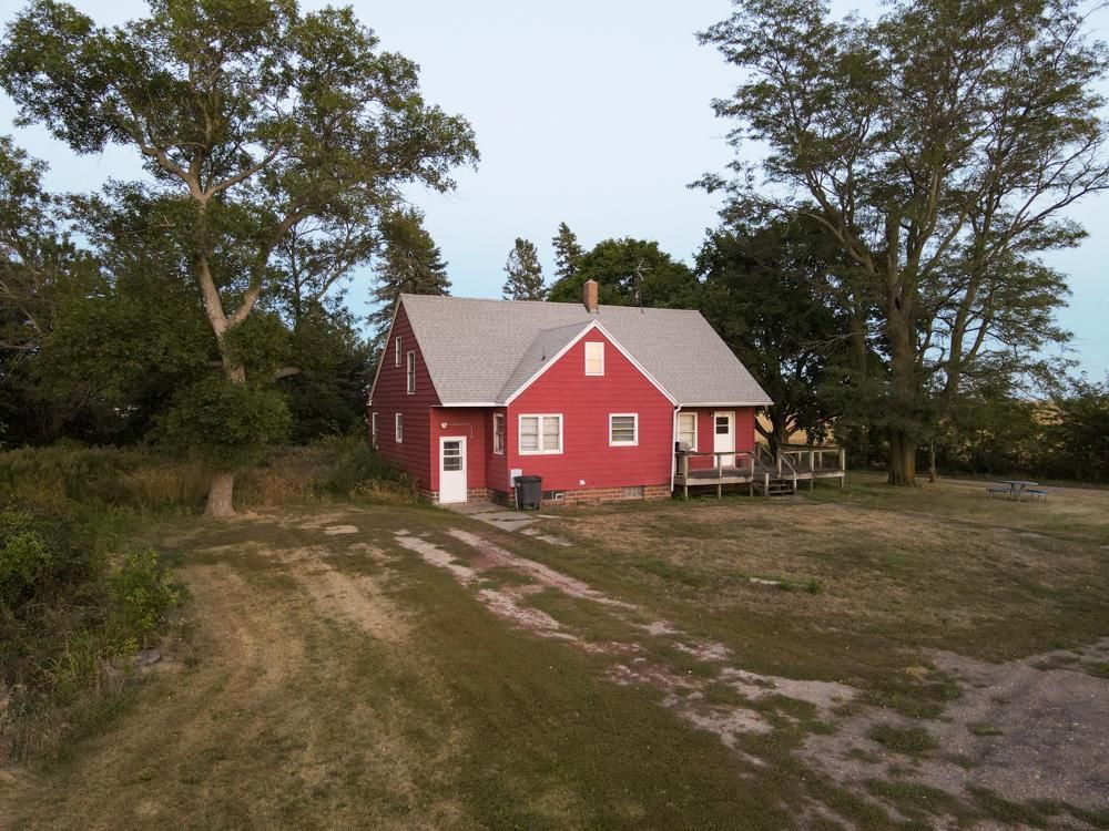 4 Acres, 4669 110th Ave., Rembrandt, IA 50576 Land and Farm