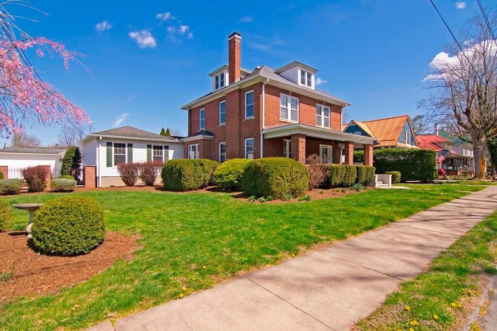 1557 East Riverview Avenue, Alderson, WV 24910 Land and Farm