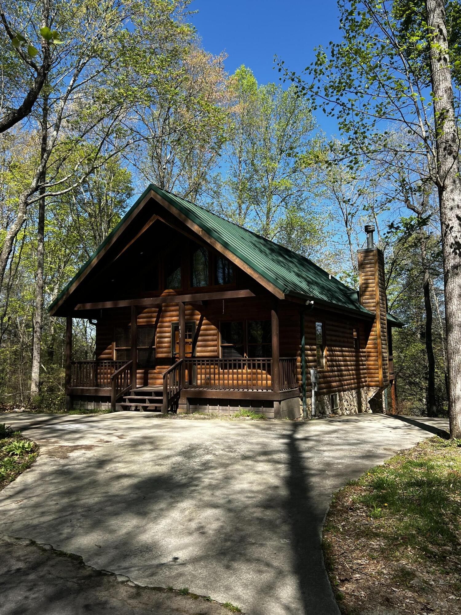 1.46 Acres, 433 Woodlands Way, Russell Springs, KY 42642 Land and Farm