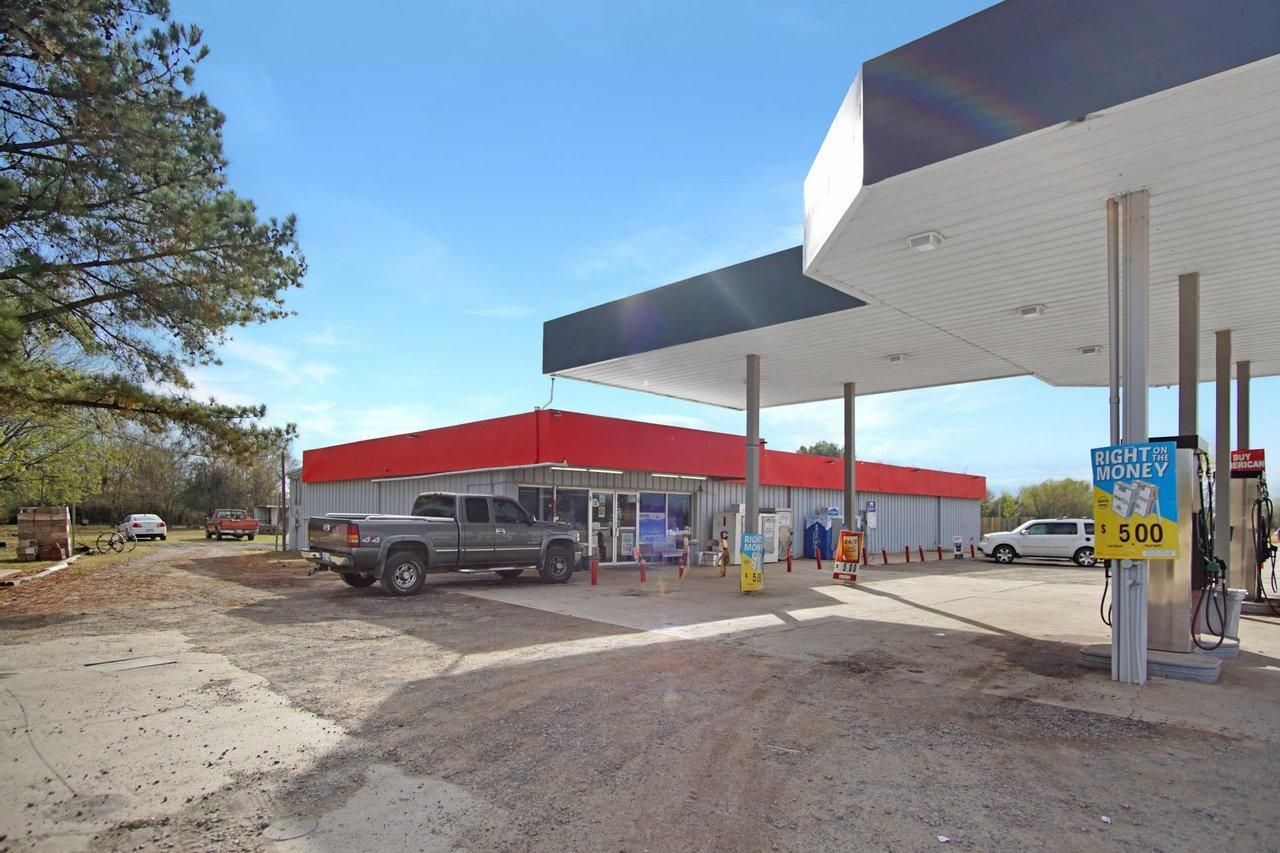 2 Acres, 19988 US Hwy 59, Spiro, OK 74959 Land and Farm