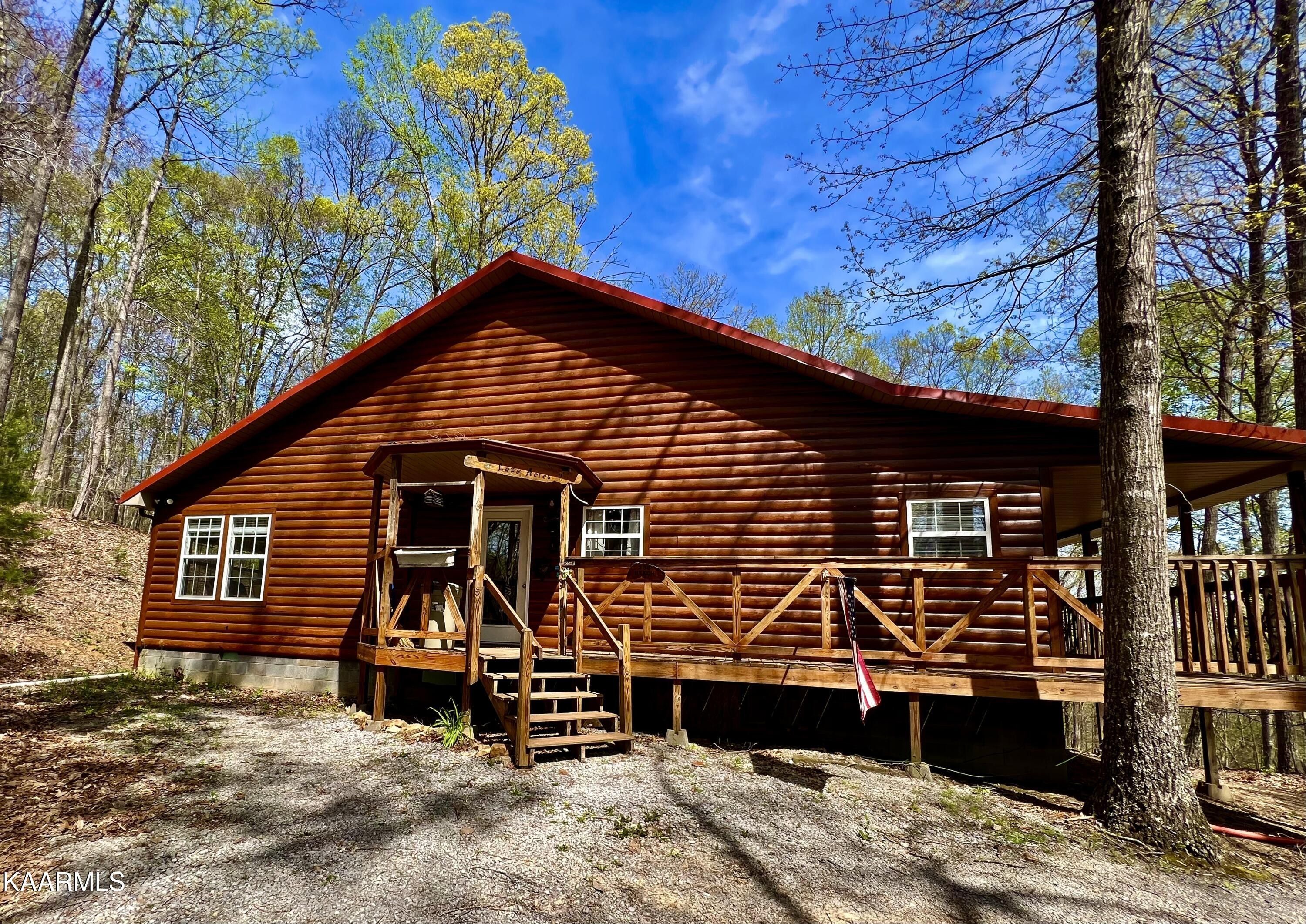 0.84 Acres, 236 (C) Beech St. St, Sneedville, TN 37869 Land and Farm