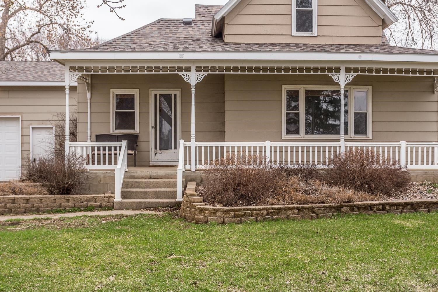 8.3 Acres, 1321 Chestnut Ave, Larchwood, IA 51241 Land and Farm