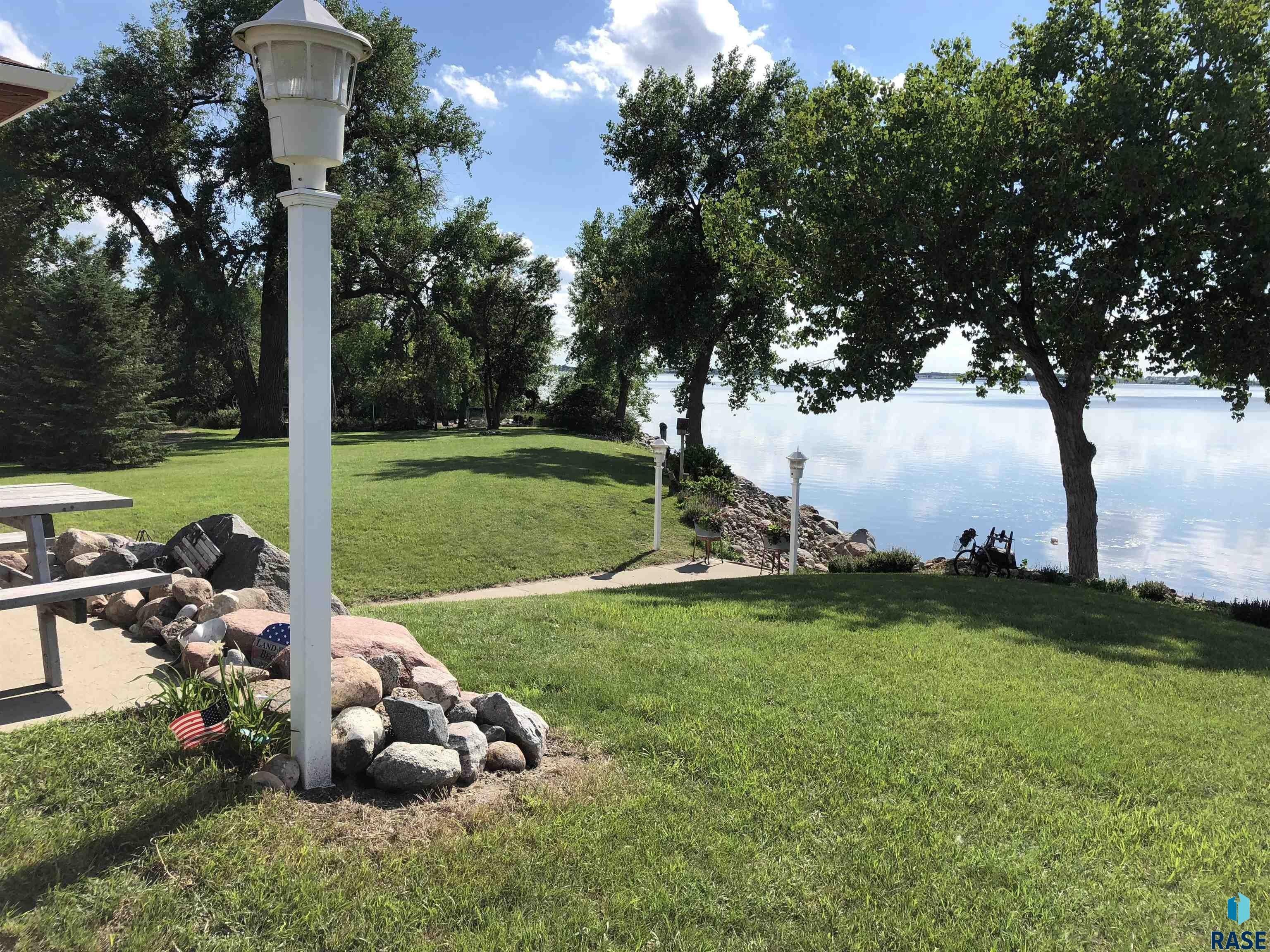 6.47 Acres, 998 Cottonwood Ln, Redfield, SD 57469 Land and Farm