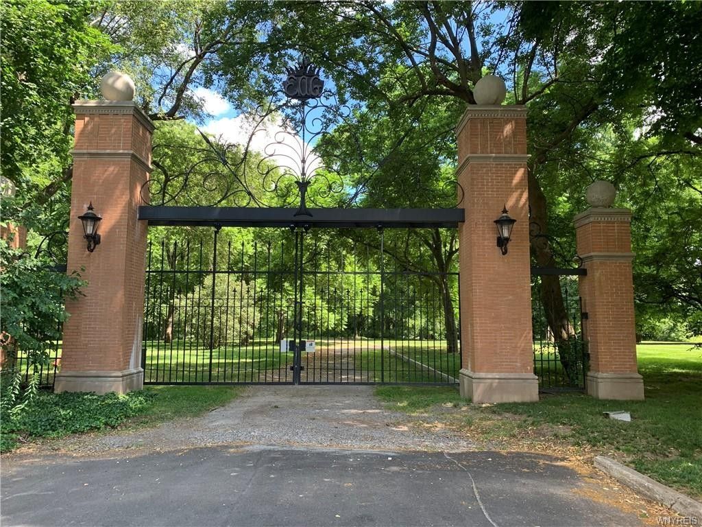 2.69 Acres, 23,29,32,50 Berkley Drive, Lockport, NY 14094 Land and Farm