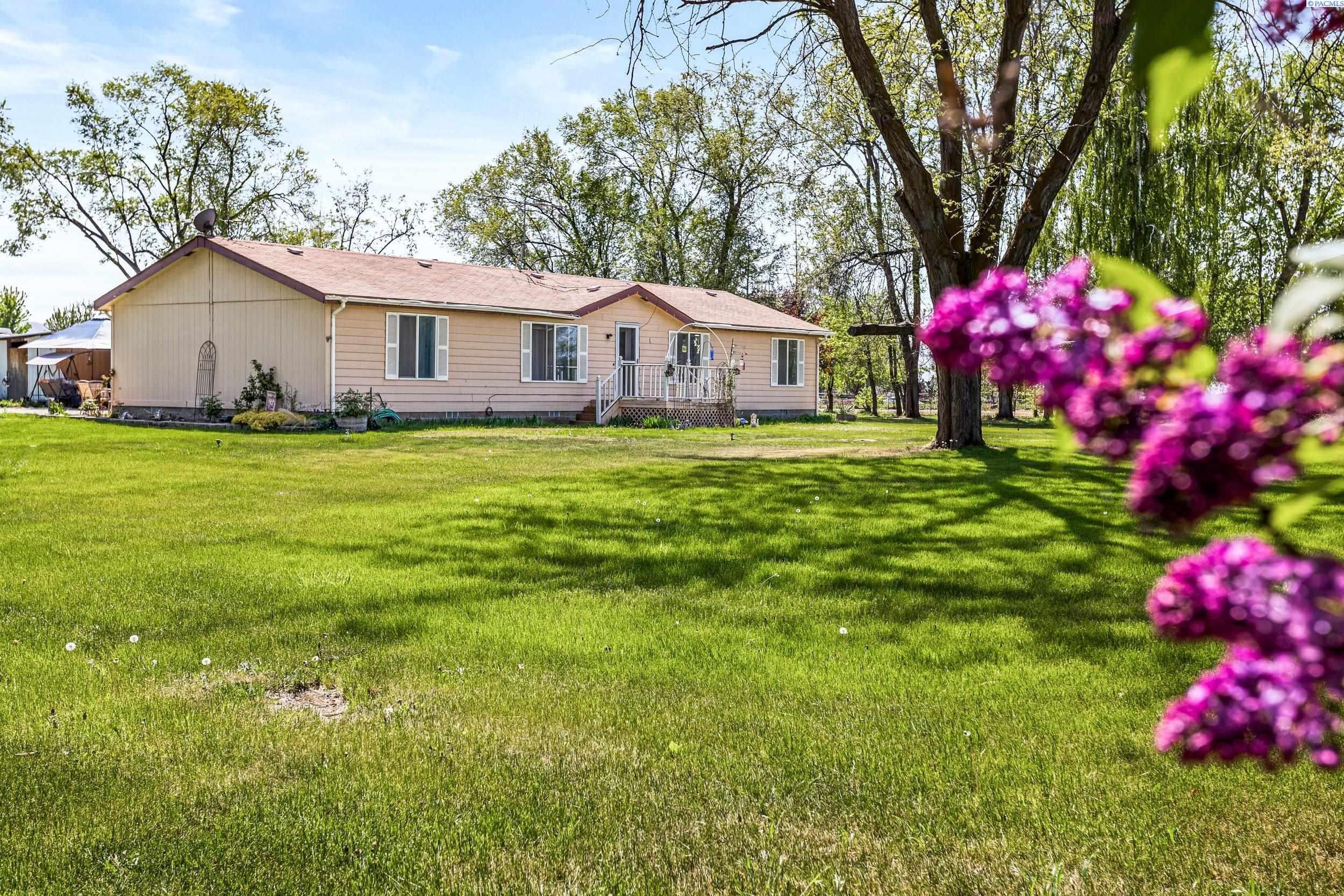 2.05 Acres, 910 Robinson Road, Grandview, WA 98930 Land and Farm