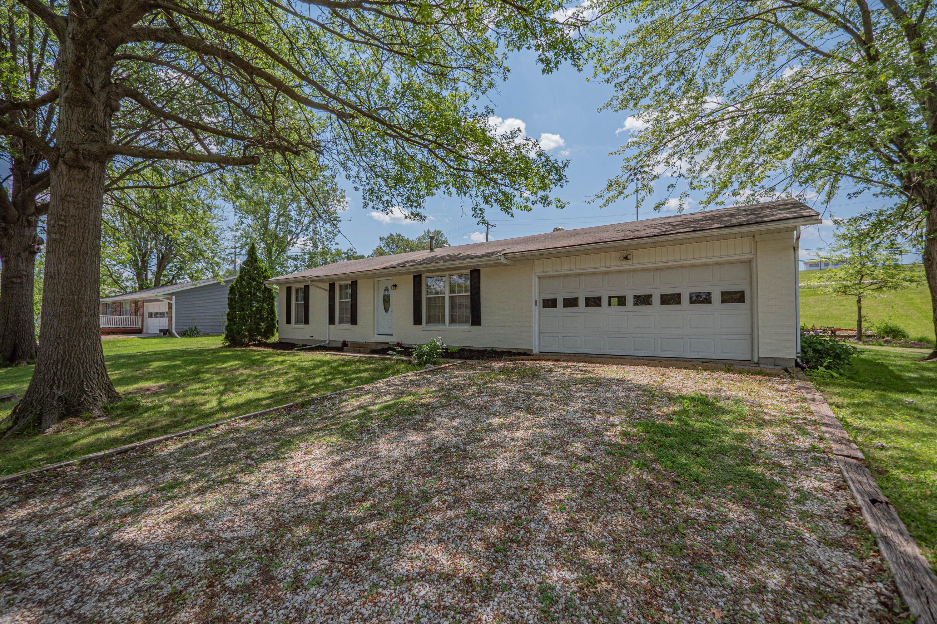 0.29 Acres, 810 Overbrook Dr., Macon, MO 63552 Land and Farm