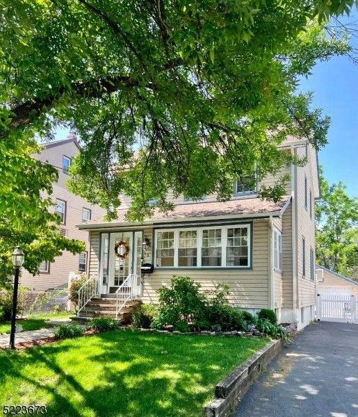 0.09 Acres, 19 E Forest Pl, Rochelle Park, NJ 07662 Land and Farm