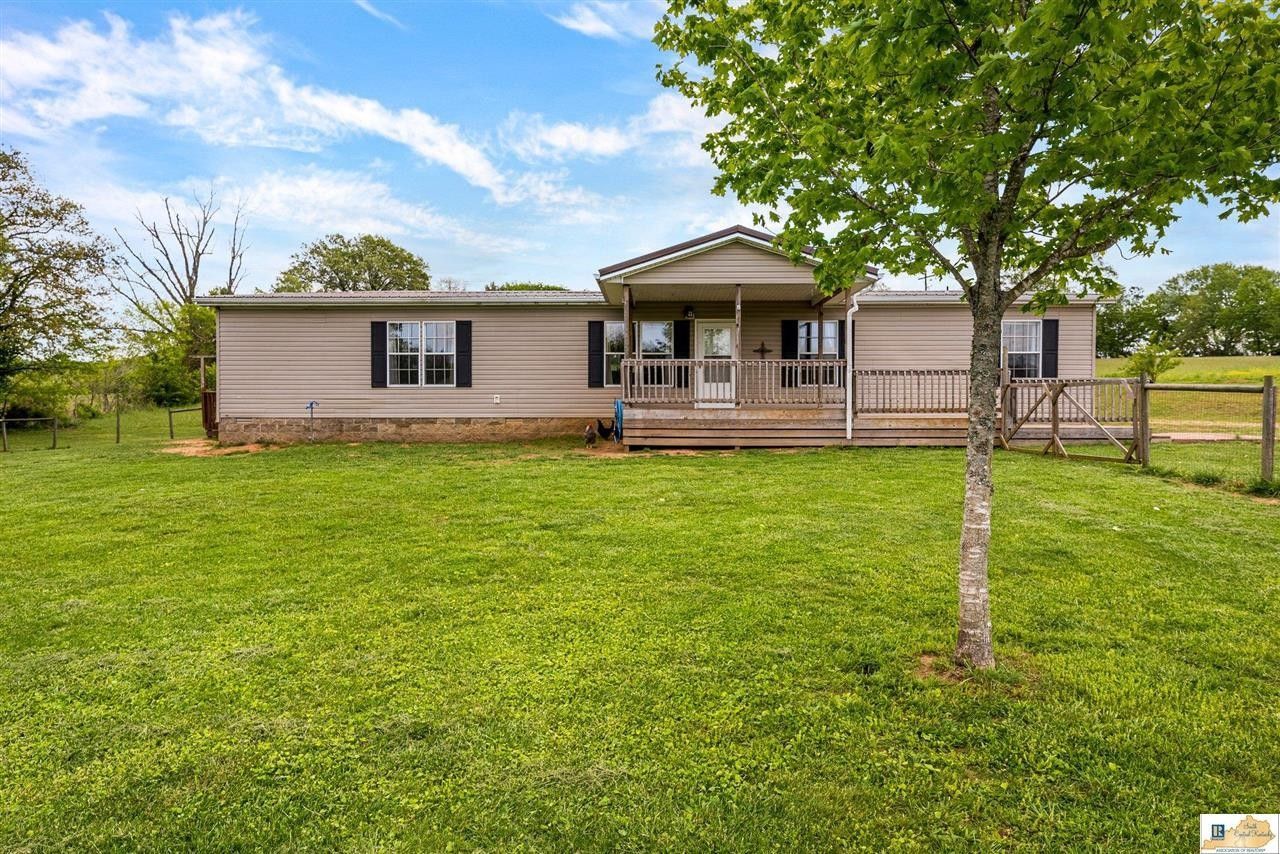 14.6 Acres, 592 N Dixie Street, Horse Cave, KY 42749 Land and Farm