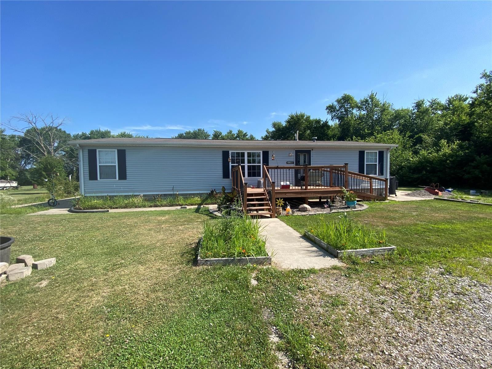 2 Acres, 21398 Sunset Street, Mount Olive, IL 62069 Land and Farm