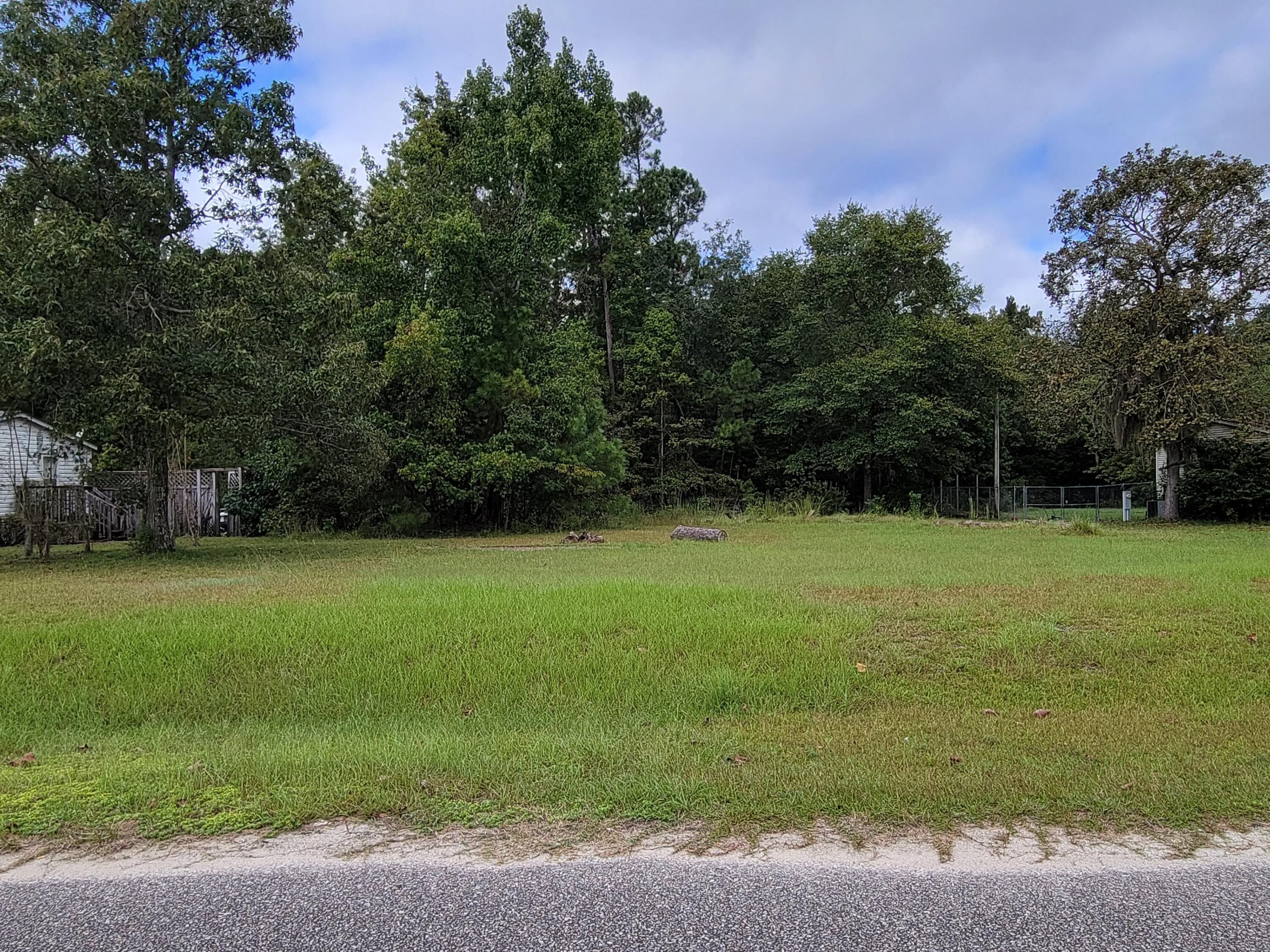 1.35 Acres, 317 Pooshee Plantation Way, Bonneau, SC 29431 Land and Farm