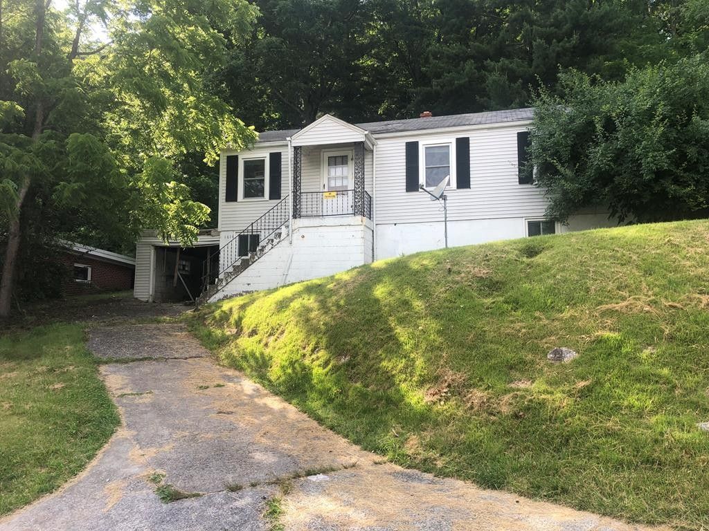 0.62 Acres, 1616 Augusta Street Ext., Bluefield, WV 24701 Land and Farm