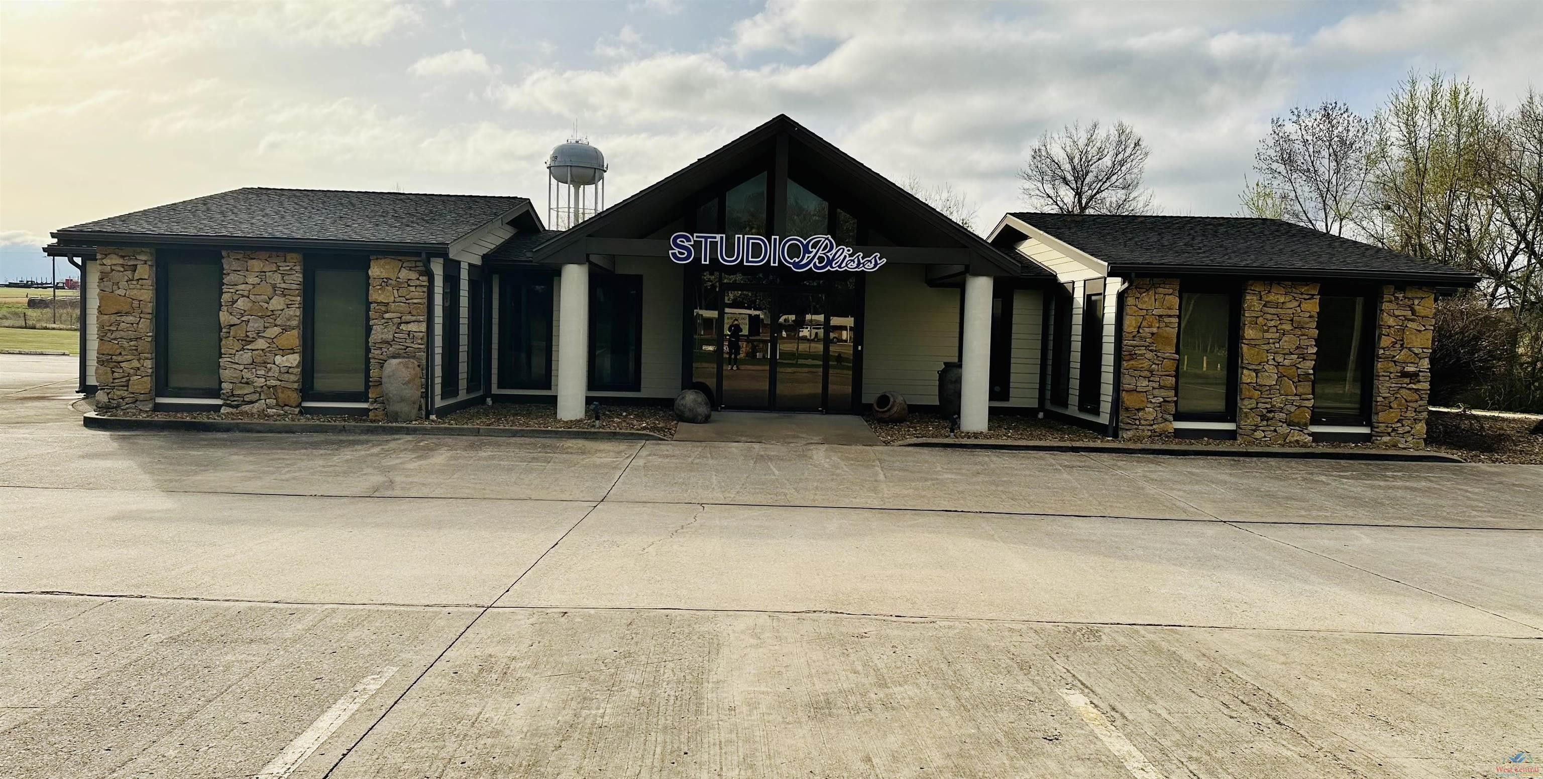 2.5 Acres, 701 N Main st, Windsor, MO 65360 Land and Farm