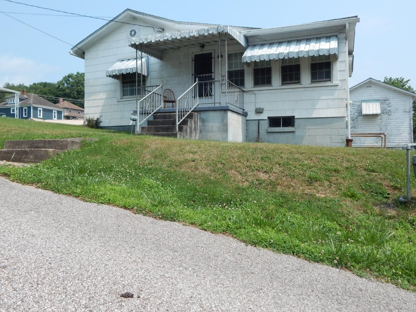 208 E Crown Ave, Pennsboro, WV 26415 MLS 11192264 Land and Farm