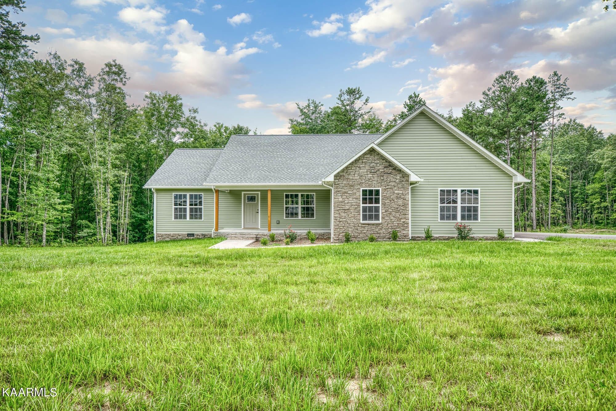 1.23 Acres, 413 Creekview Rd, Jamestown, TN 38556 Land and Farm