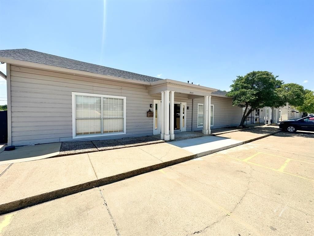 1905 W Ennis Avenue, Ennis, TX 75119 MLS 20398003 Land and Farm