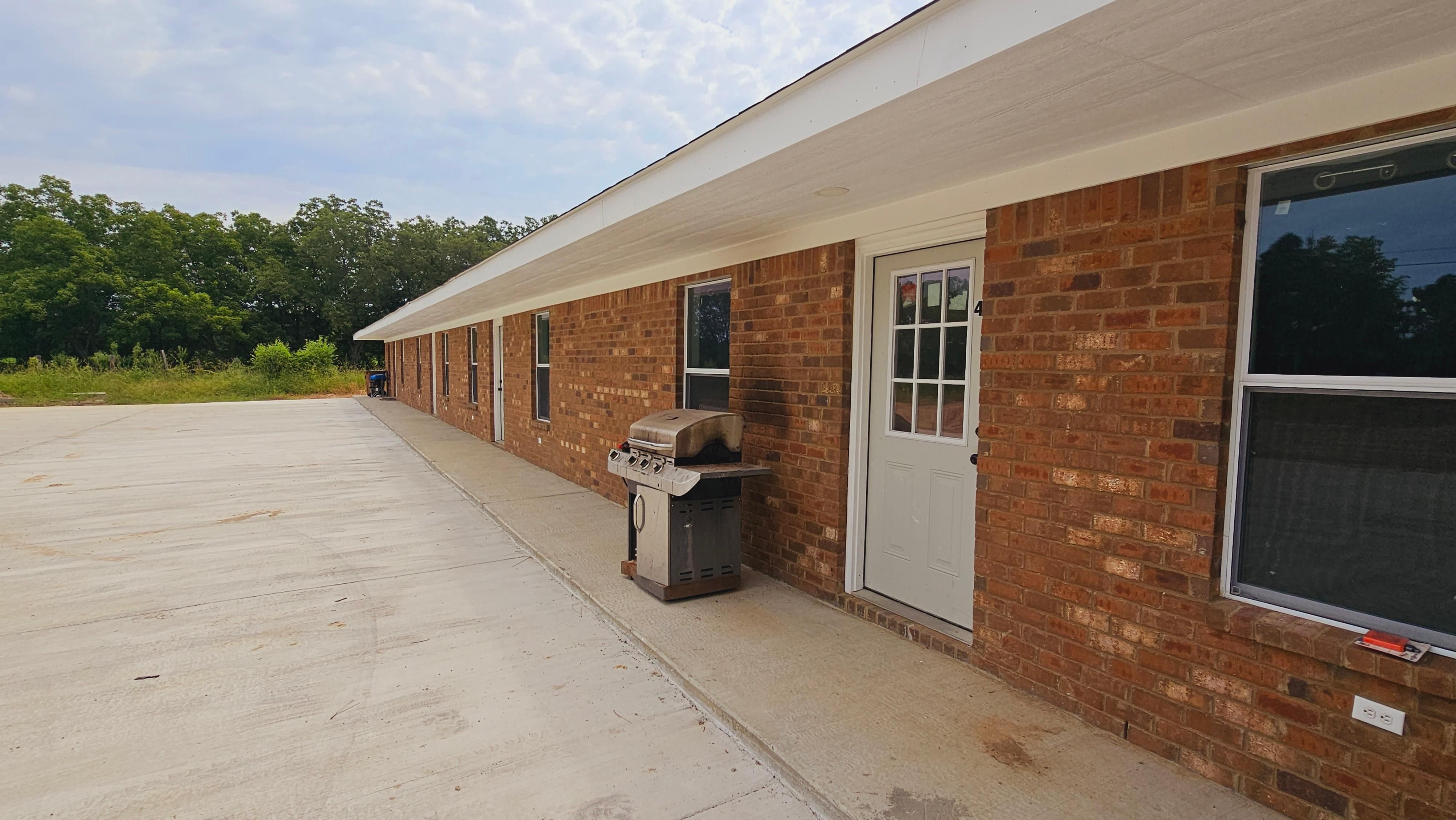 4076 Hwy 8, Cleveland, MS 38732 Land and Farm