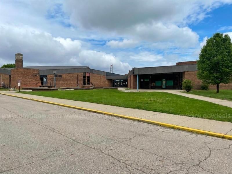 2613 Moorefield Road, Springfield, OH 45502 Land and Farm