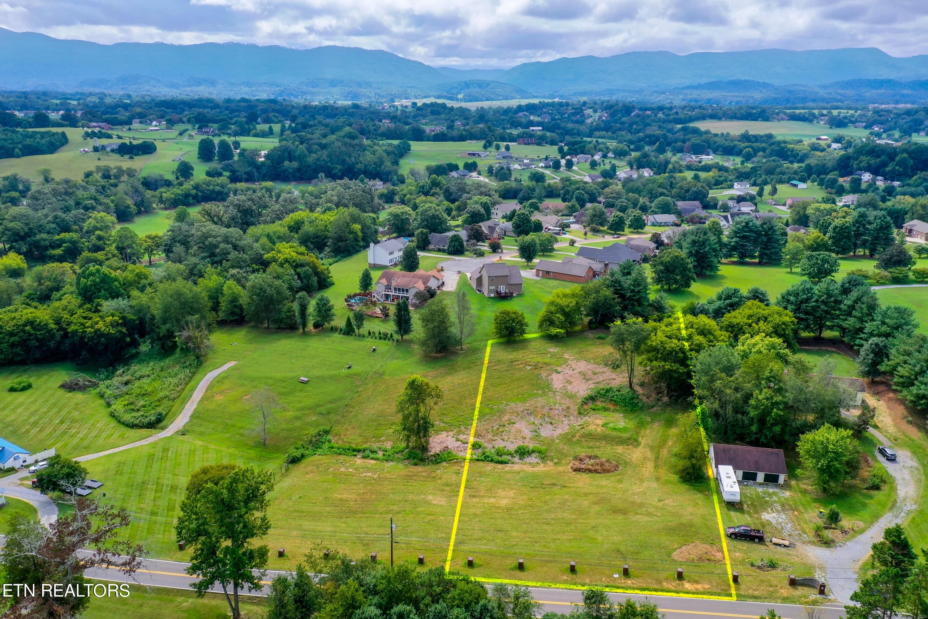 1.13 Acres, 4062 Sevierville Rd, Maryville, TN 37804 Land and Farm