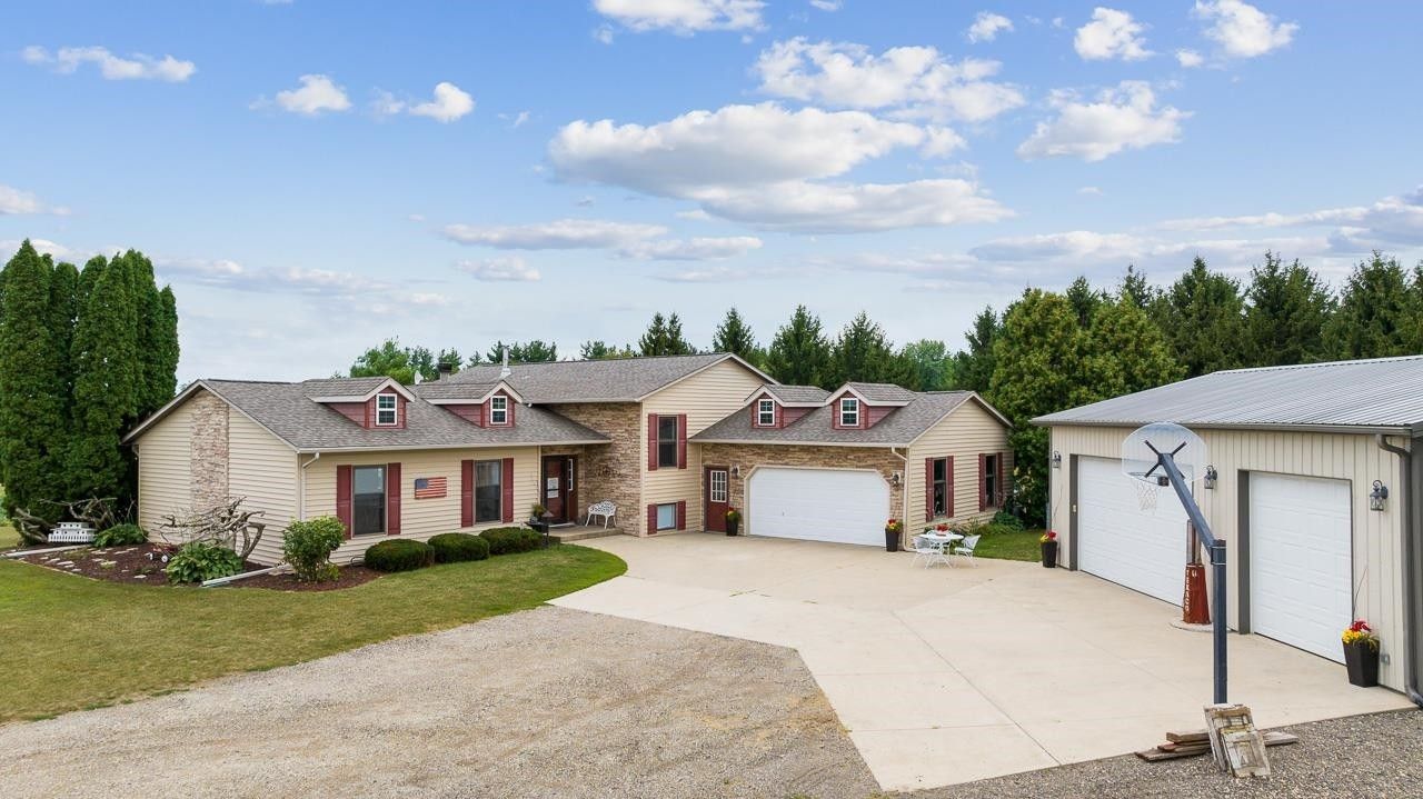 2.94 Acres, 10388 Telegraph, Winnebago, IL 61088 Land and Farm