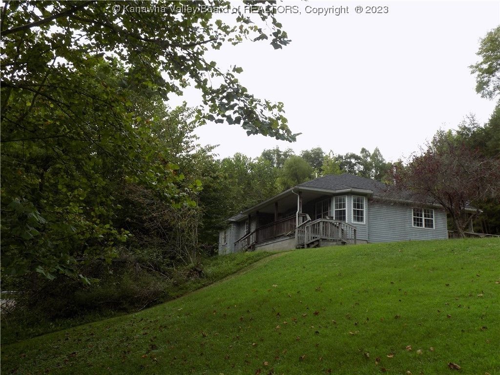 6 Acres, 10013 CHARLESTON Road, Clendenin, WV 25045 Land and Farm