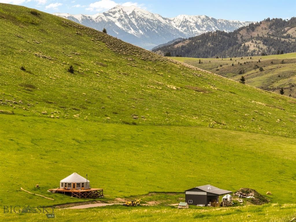 21 Acres, 586 Cokedale Road, Livingston, MT 59047 Land and Farm