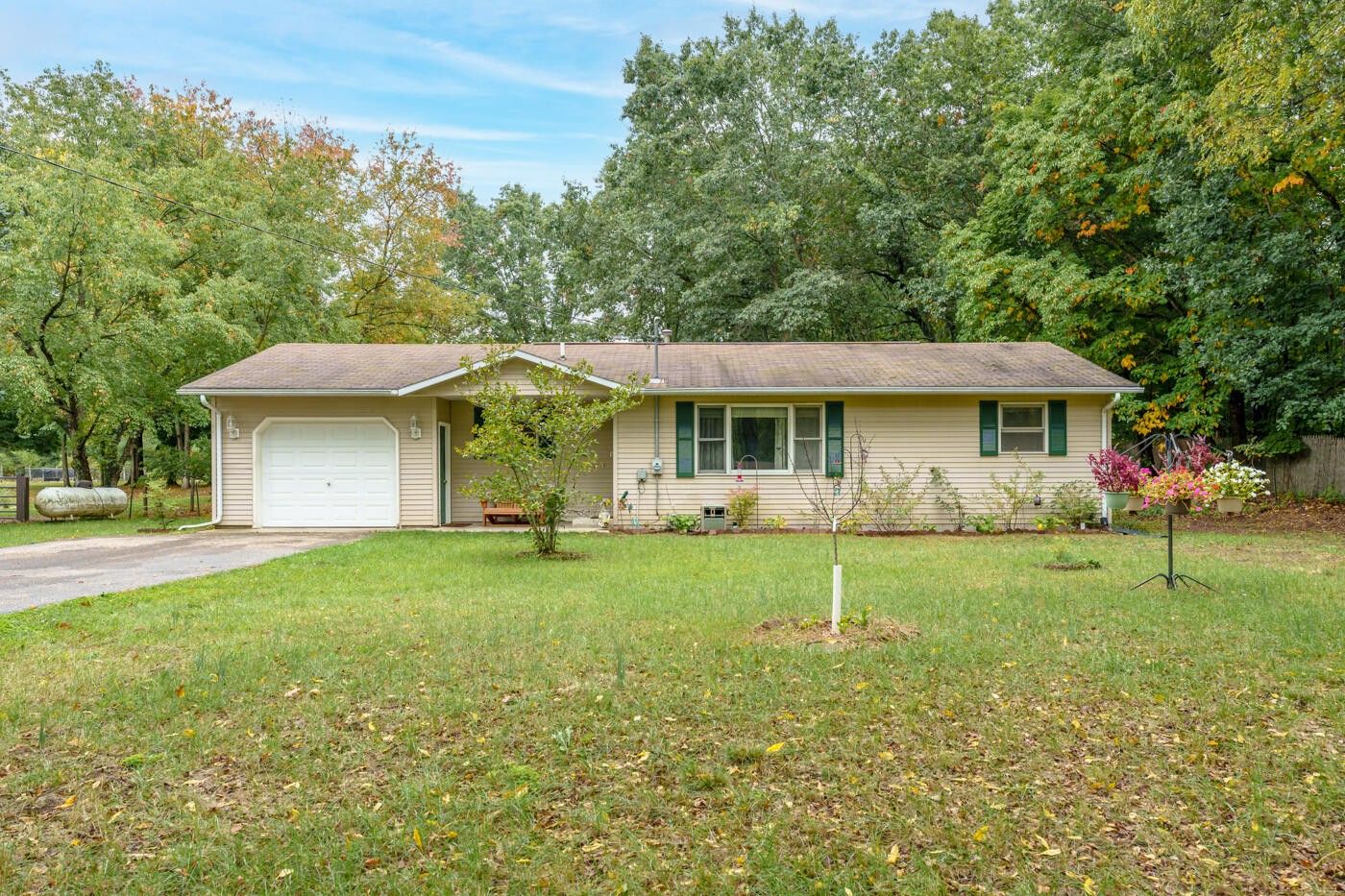 1.01 Acres, 28949 62nd Avenue, Lawton, MI 49065 Land and Farm