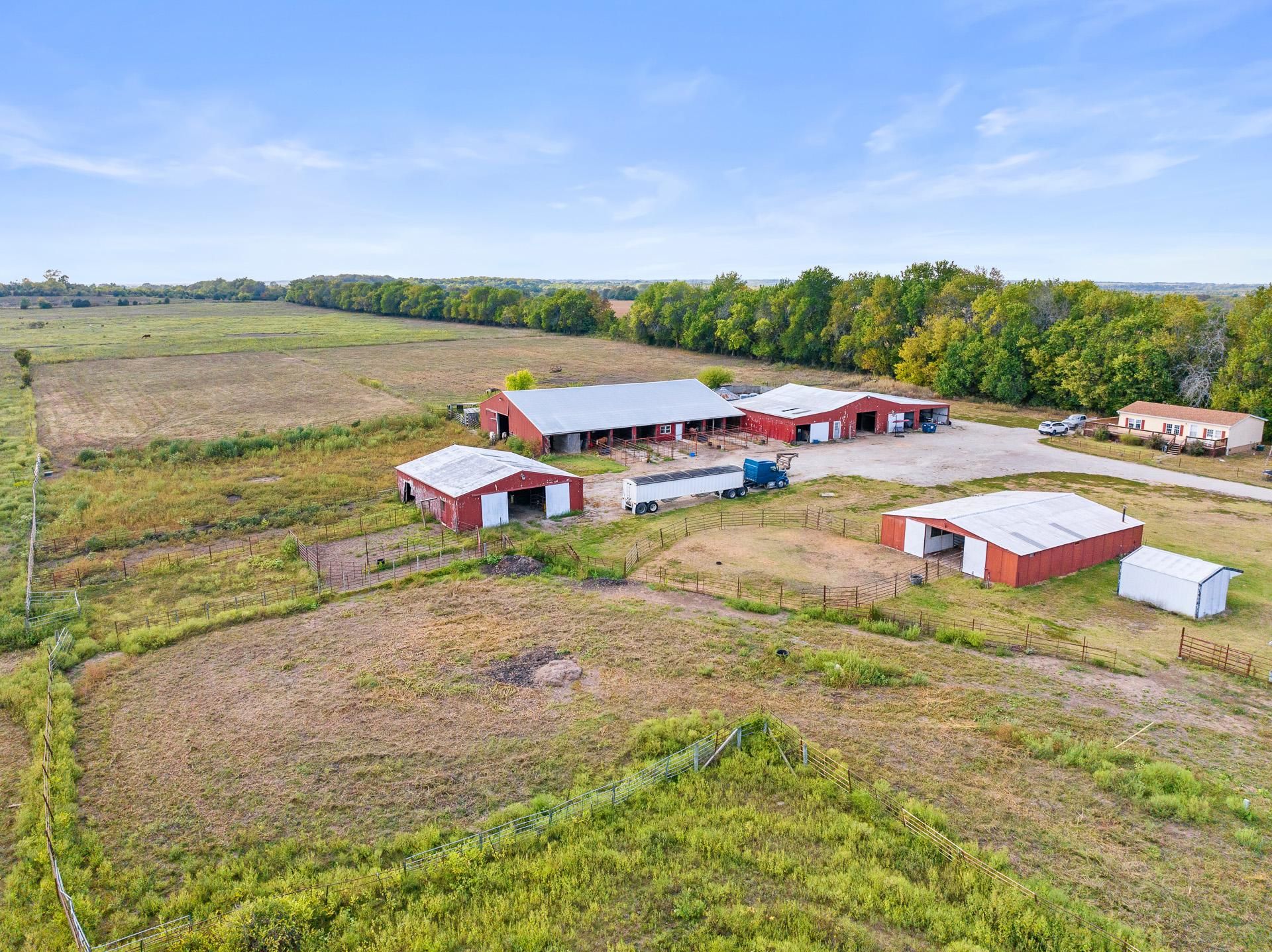 35546 Metcalf Road, Louisburg, KS 66053 MLS 2457174 Land and Farm