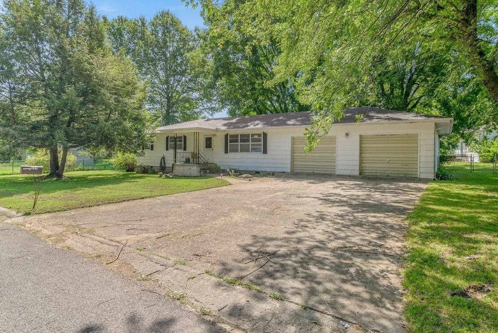 0.3 Acres, 111 Oak Cliff DR, Neosho, MO 64850 Land and Farm