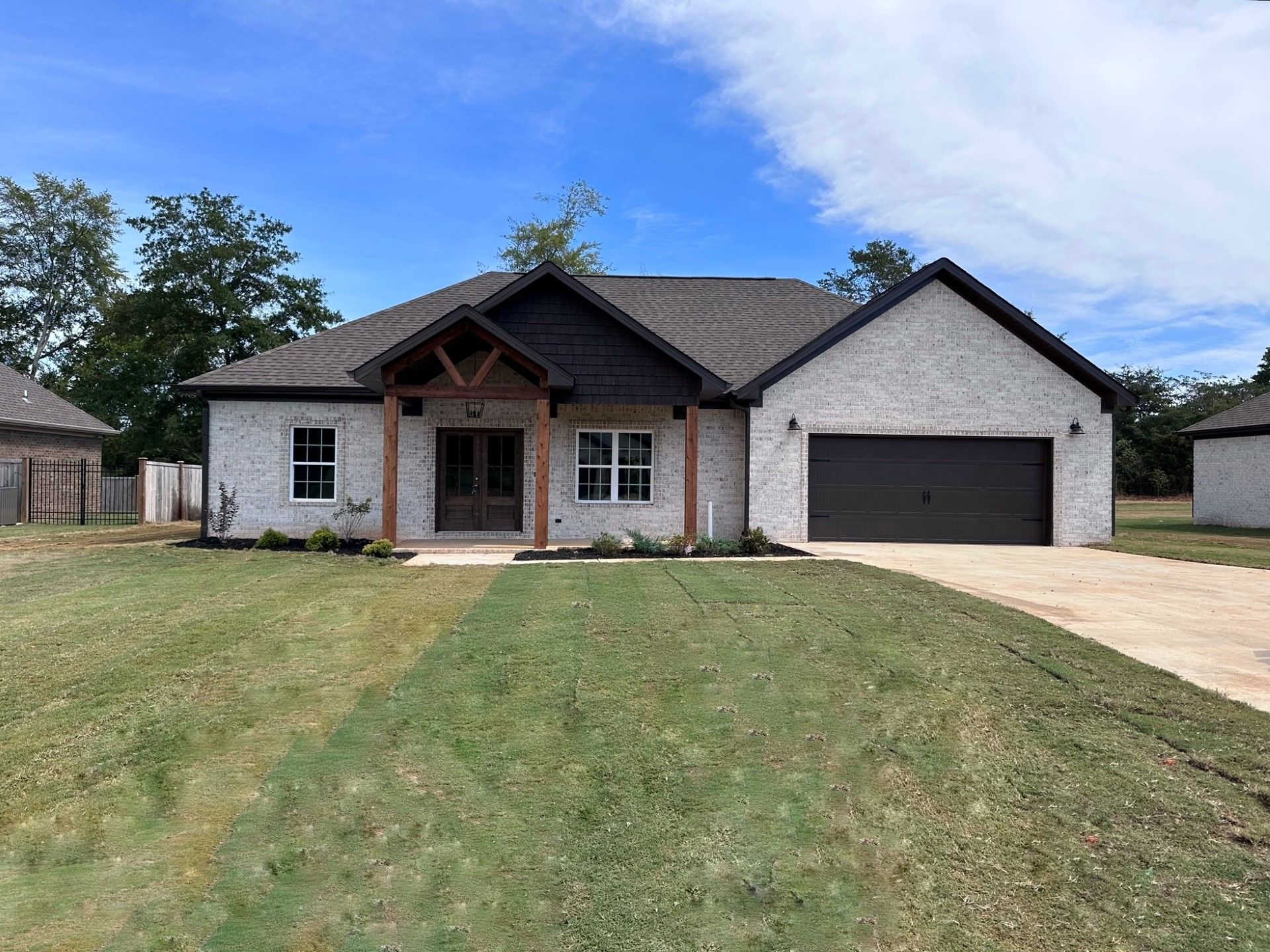 32 Acres, 1213 Glendora Ave., Tuscumbia, AL 35674 Land and Farm