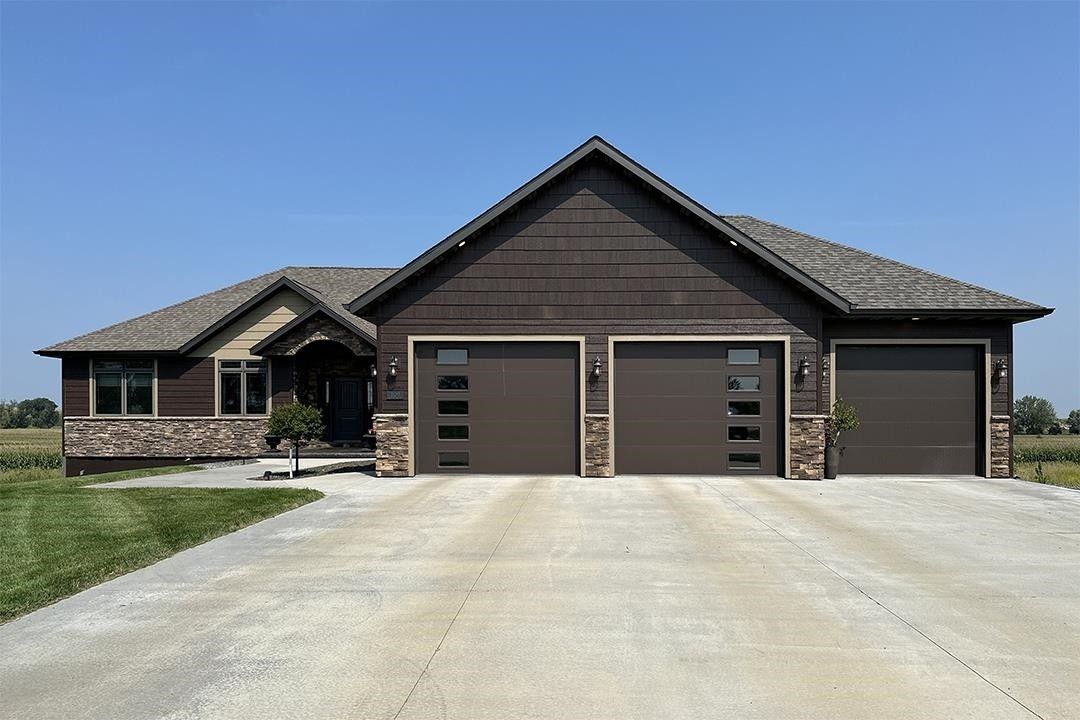 1.03 Acres, 109 Andrews Court, Alton, IA 51003 Land and Farm