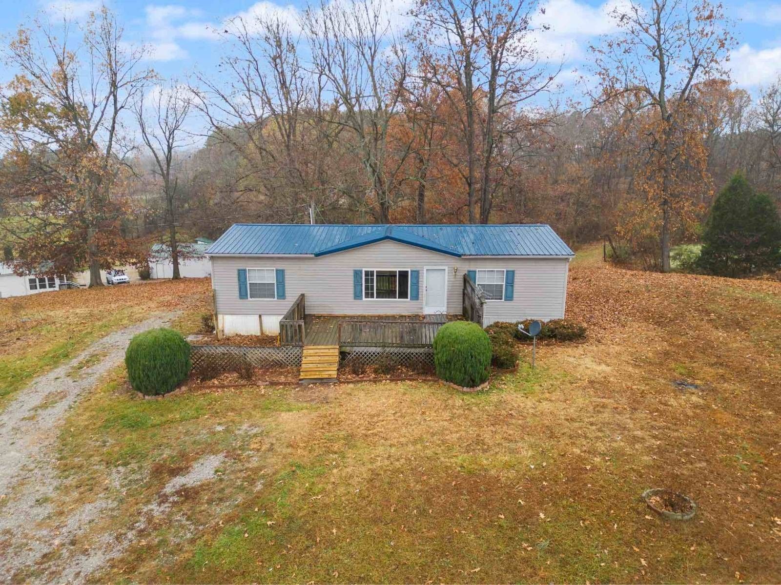 0.9 Acres, 53 Lexson Ln, Utica, KY 42376 Land and Farm