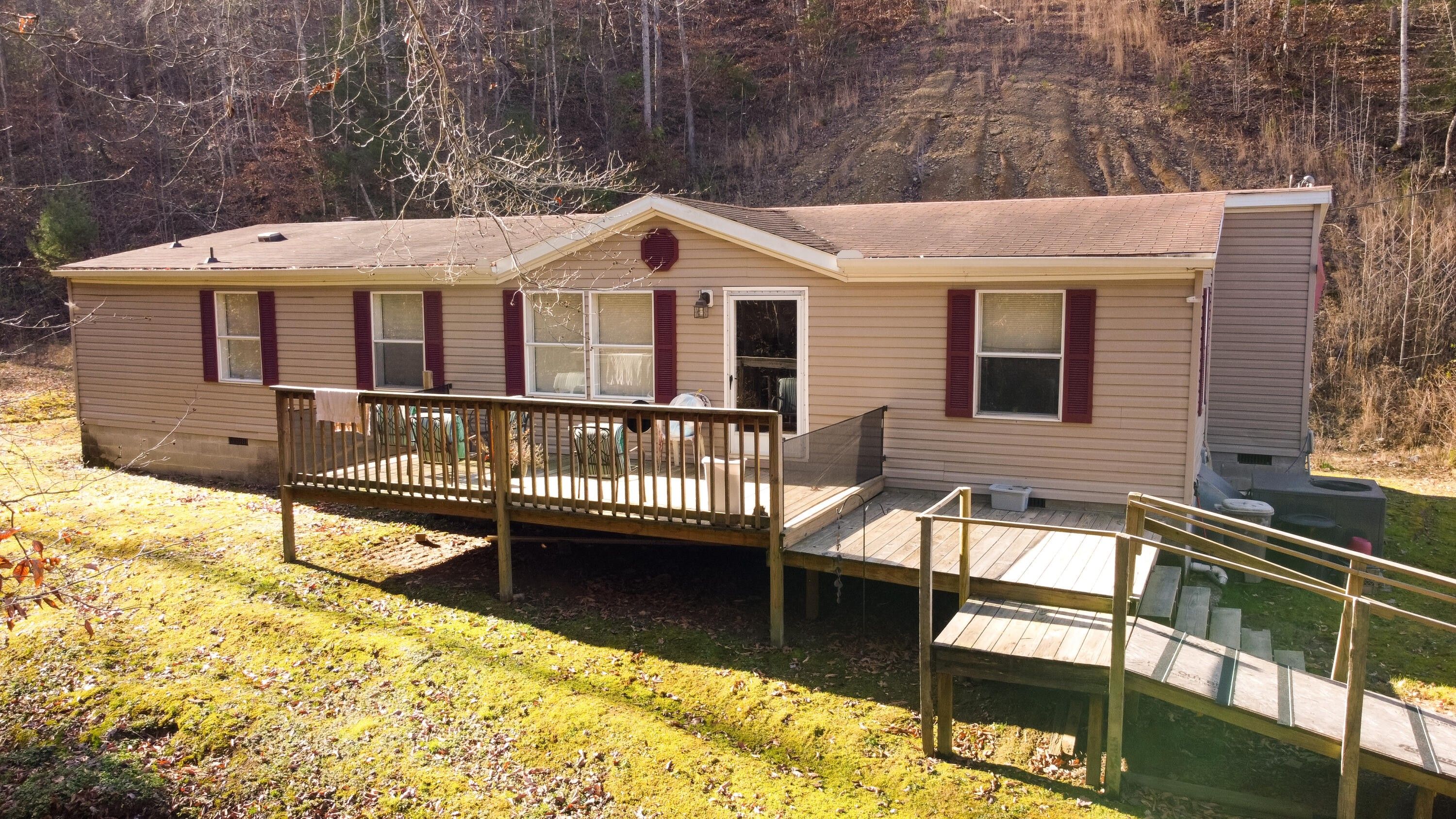 105 Acres, 535 Parkway Road, Hazel Green, KY 41332 Land and Farm