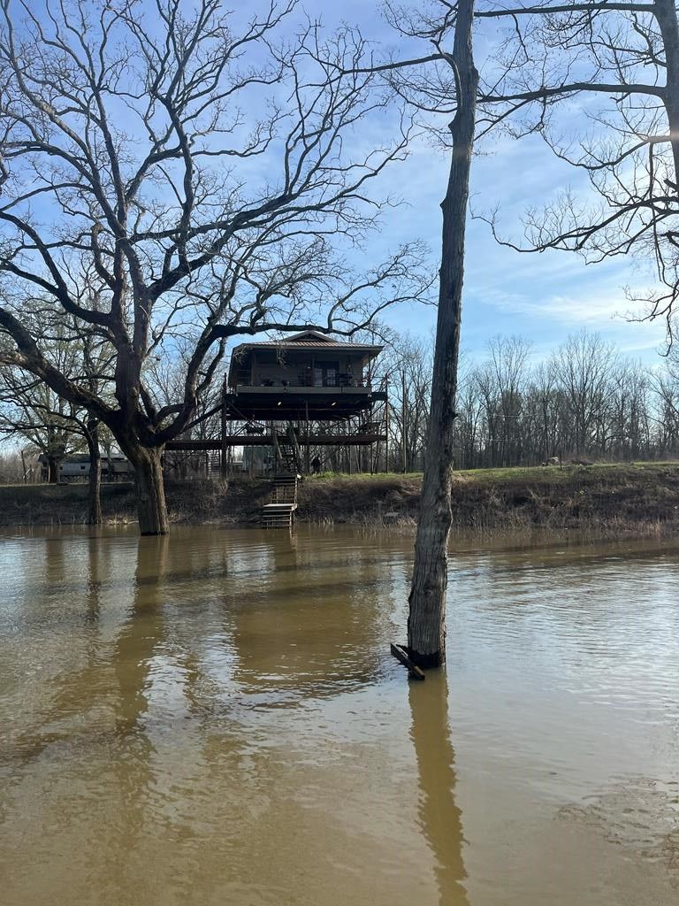 0.95 Acres, 5885 LAKE MARY RD, Woodville, MS 39669 Land and Farm