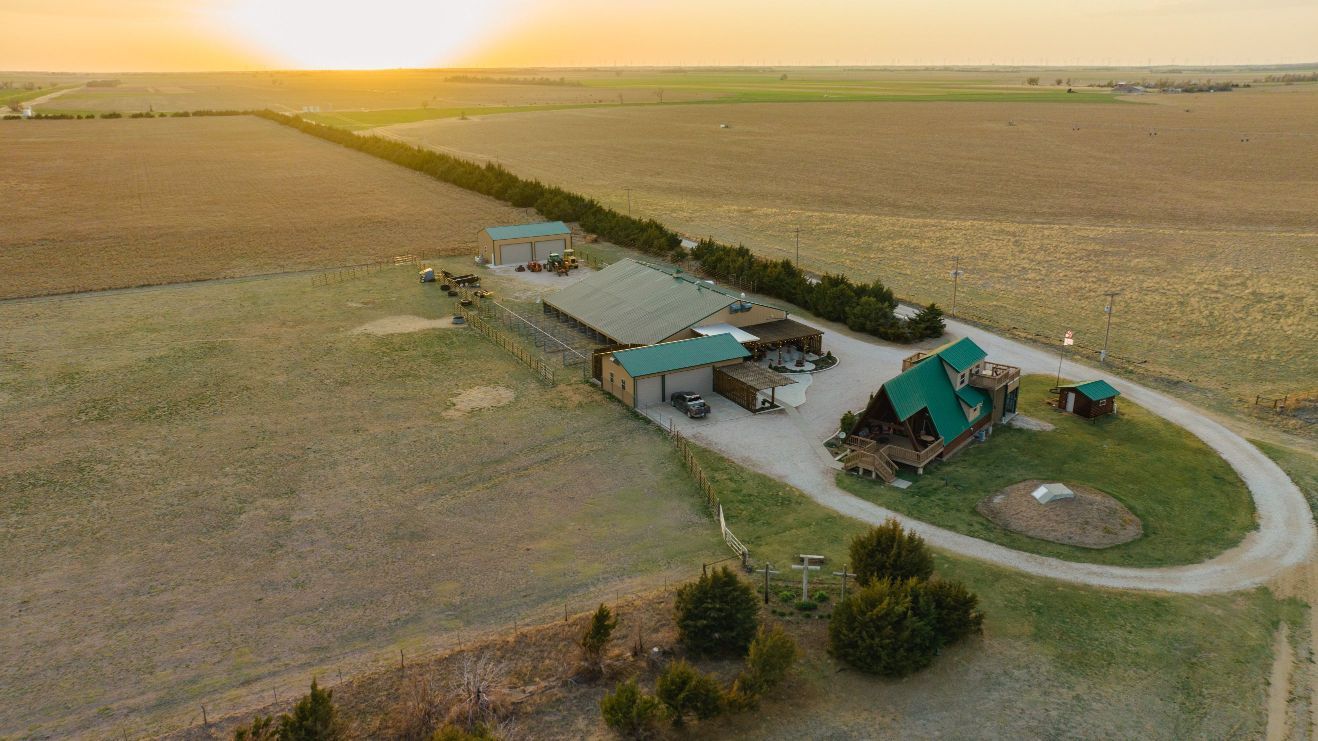 2286 20th Ave, Offerle, KS 67563 Land and Farm